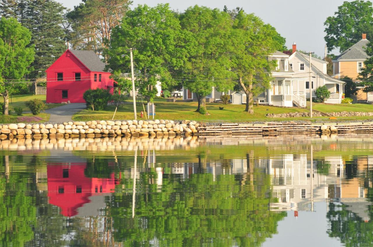 Smugglers Cove Inn Lunenburg Luaran gambar